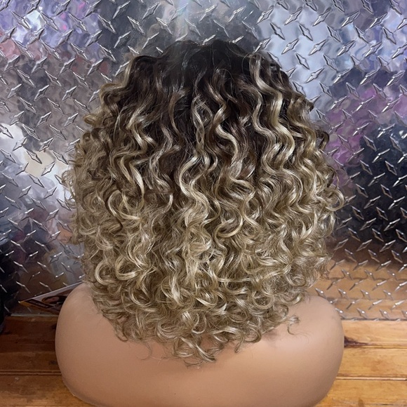 Gorgeous lace front - Picture 4 of 6